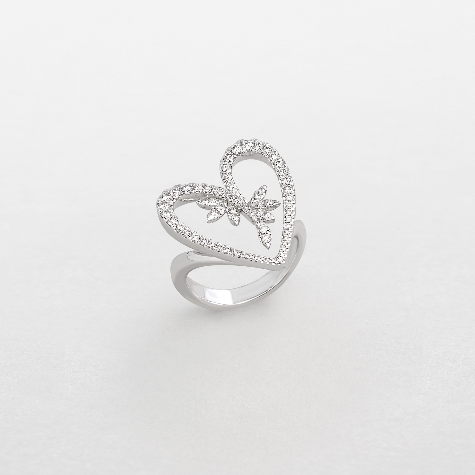 white gold and diamonds ring