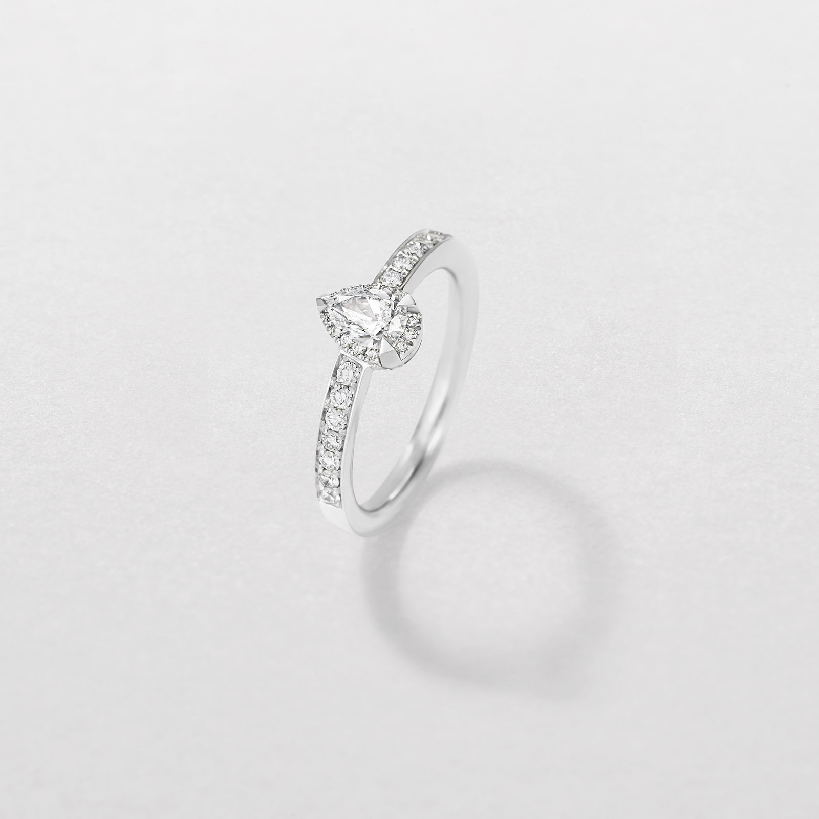 white gold and diamonds ring