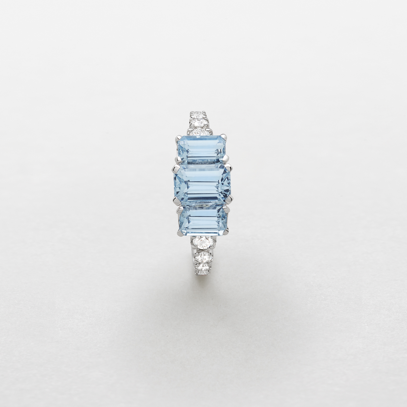 white gold with diamonds and aquamarine ring