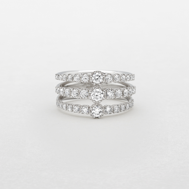 white gold and diamonds ring