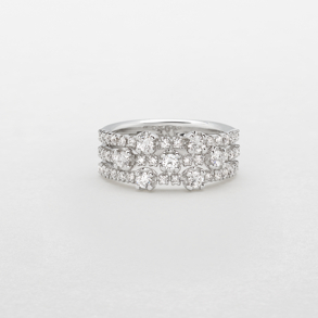 anello in oro bianco e diamanti