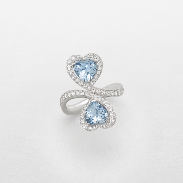 white gold with diamonds and aquamarine ring