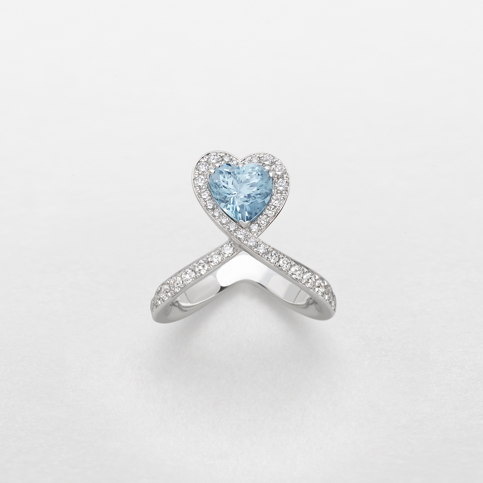 white gold with diamonds and aquamarine ring
