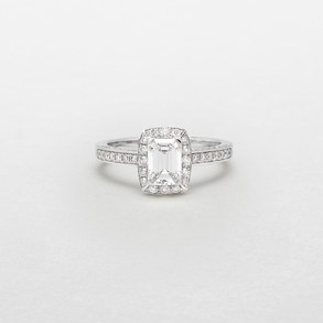 anello in oro bianco e diamanti