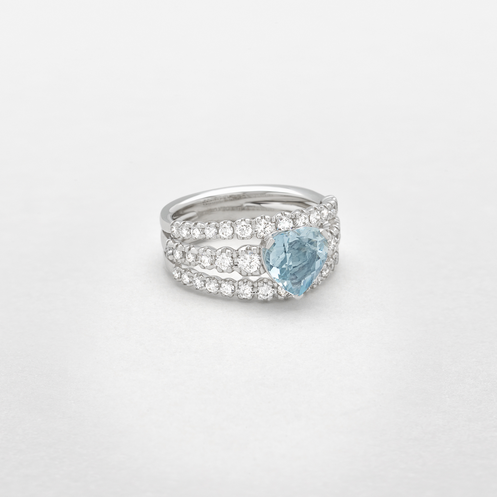 white gold with diamonds and aquamarine ring