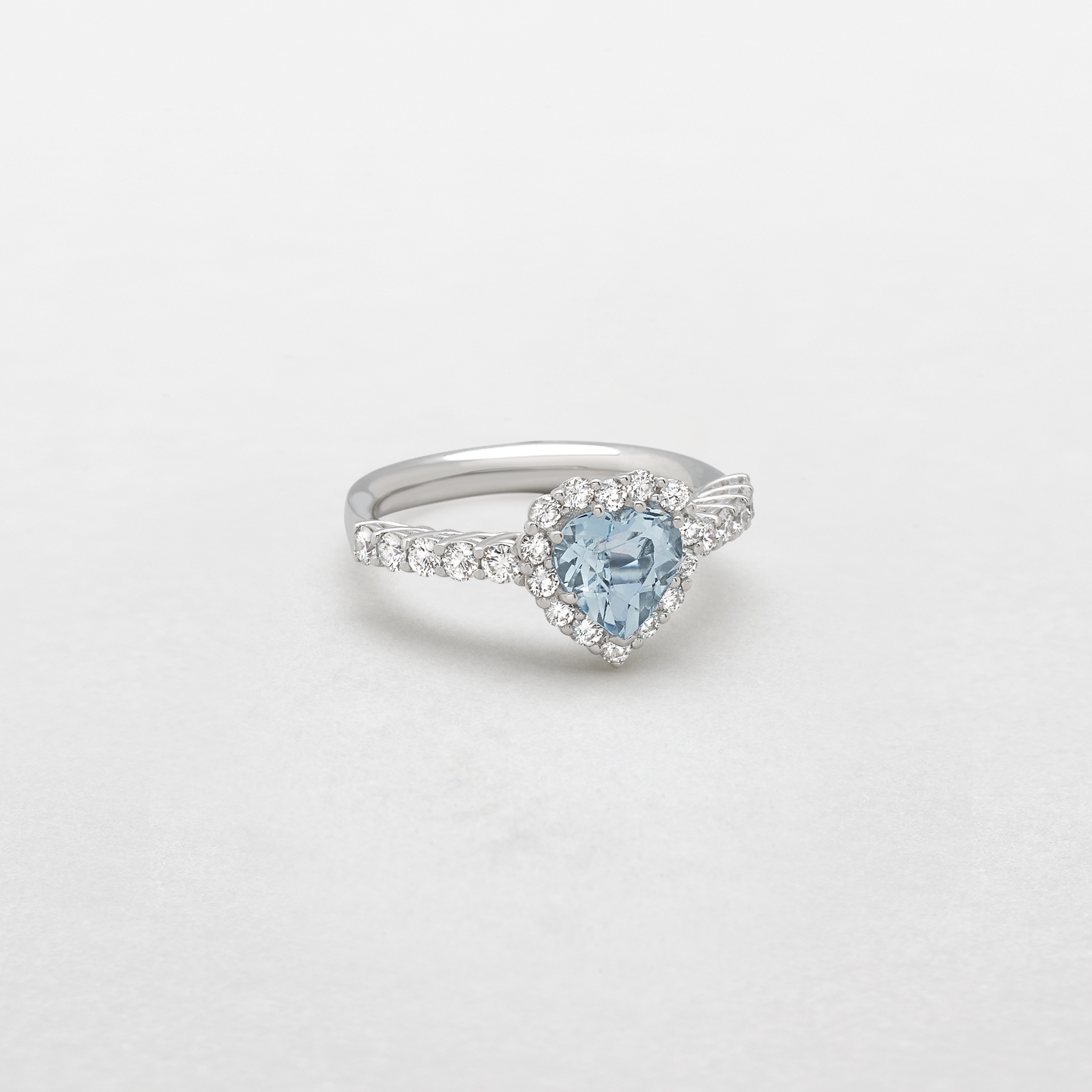 white gold with diamonds and aquamarine ring