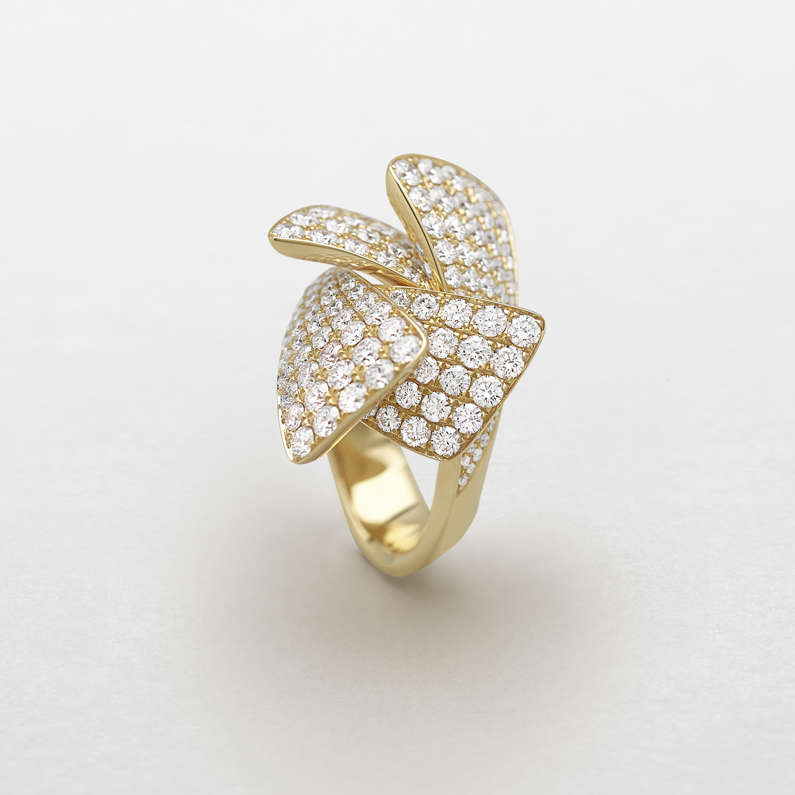 anello in oro rosa e diamanti