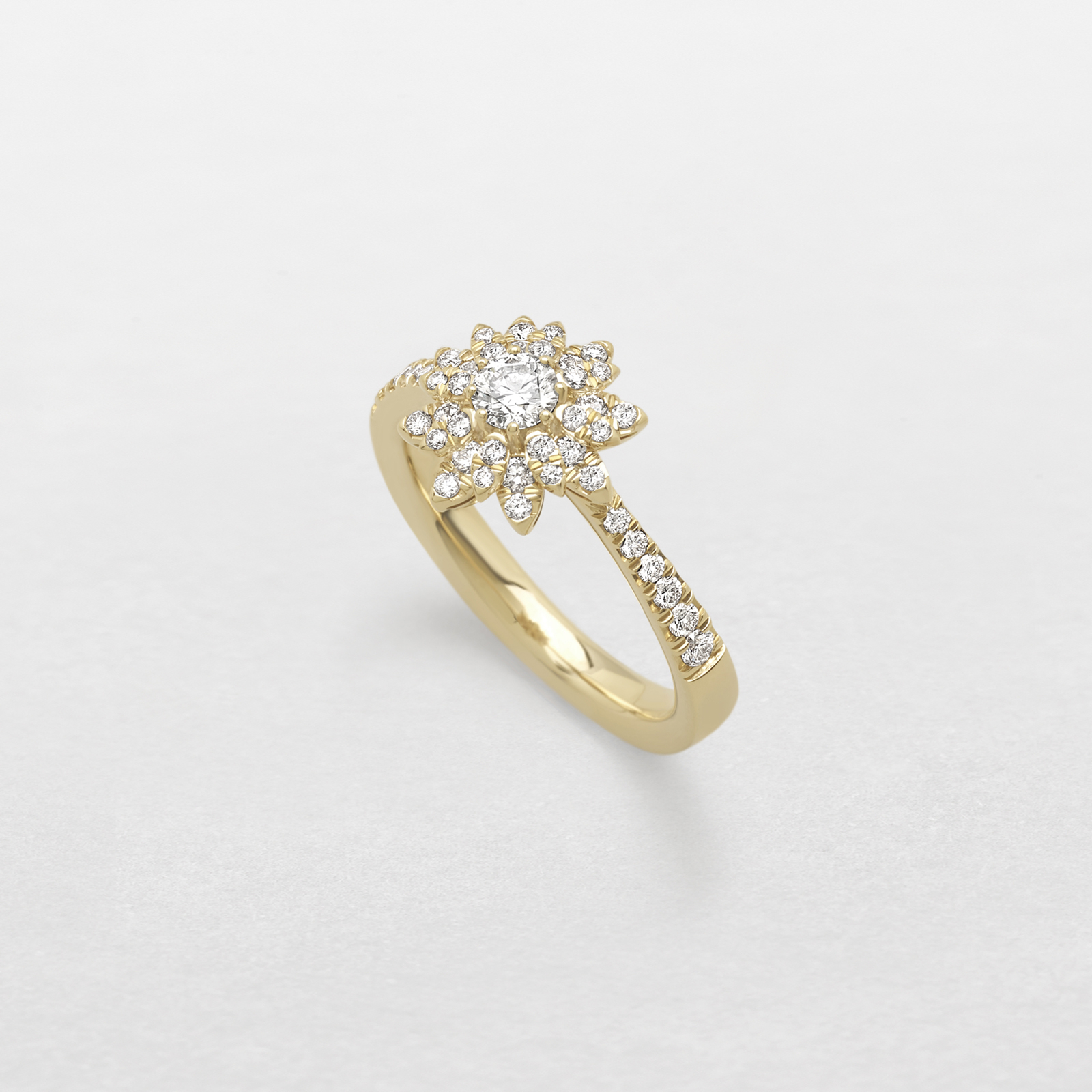 anello in oro rosa e diamanti