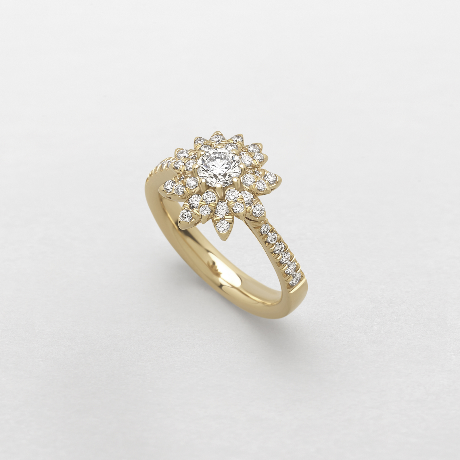 anello in oro rosa e diamanti