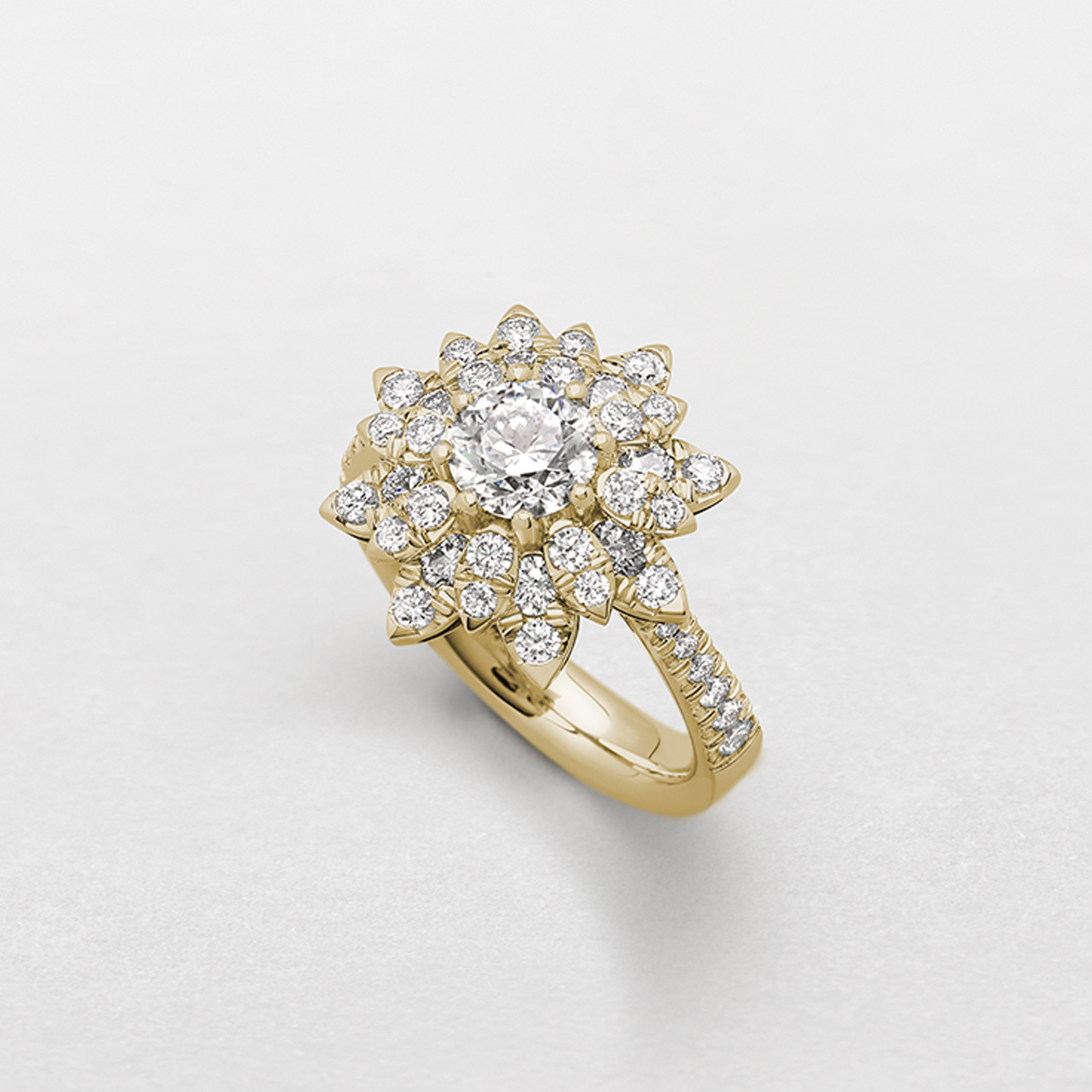 anello in oro rosa e diamanti