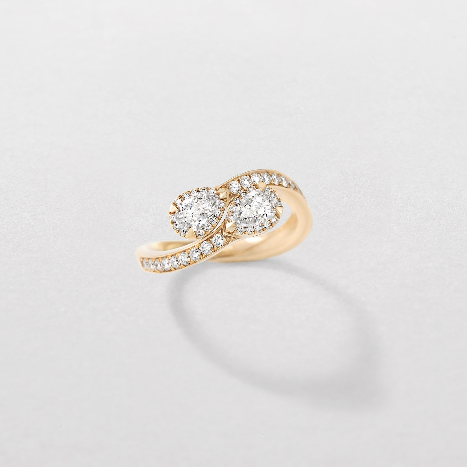 rose gold and diamonds ring