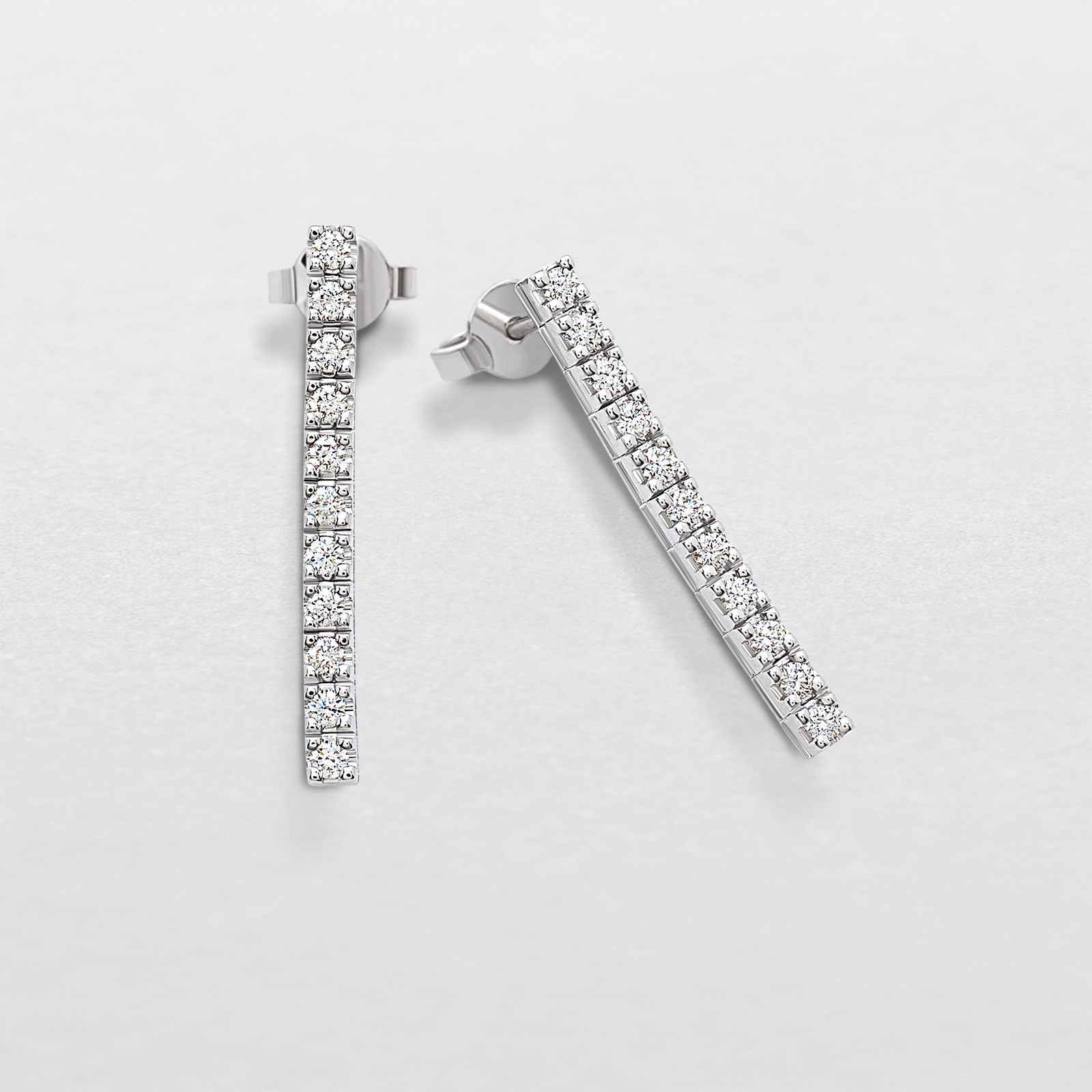 white gold and diamonds earrings