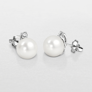 white gold with pearl and diamonds earrings