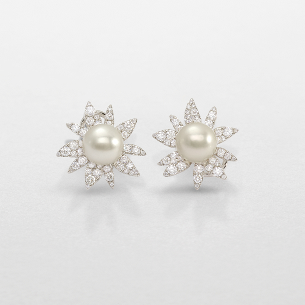 orecchini in oro bianco, perla e diamanti