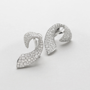 white gold and diamonds earrings