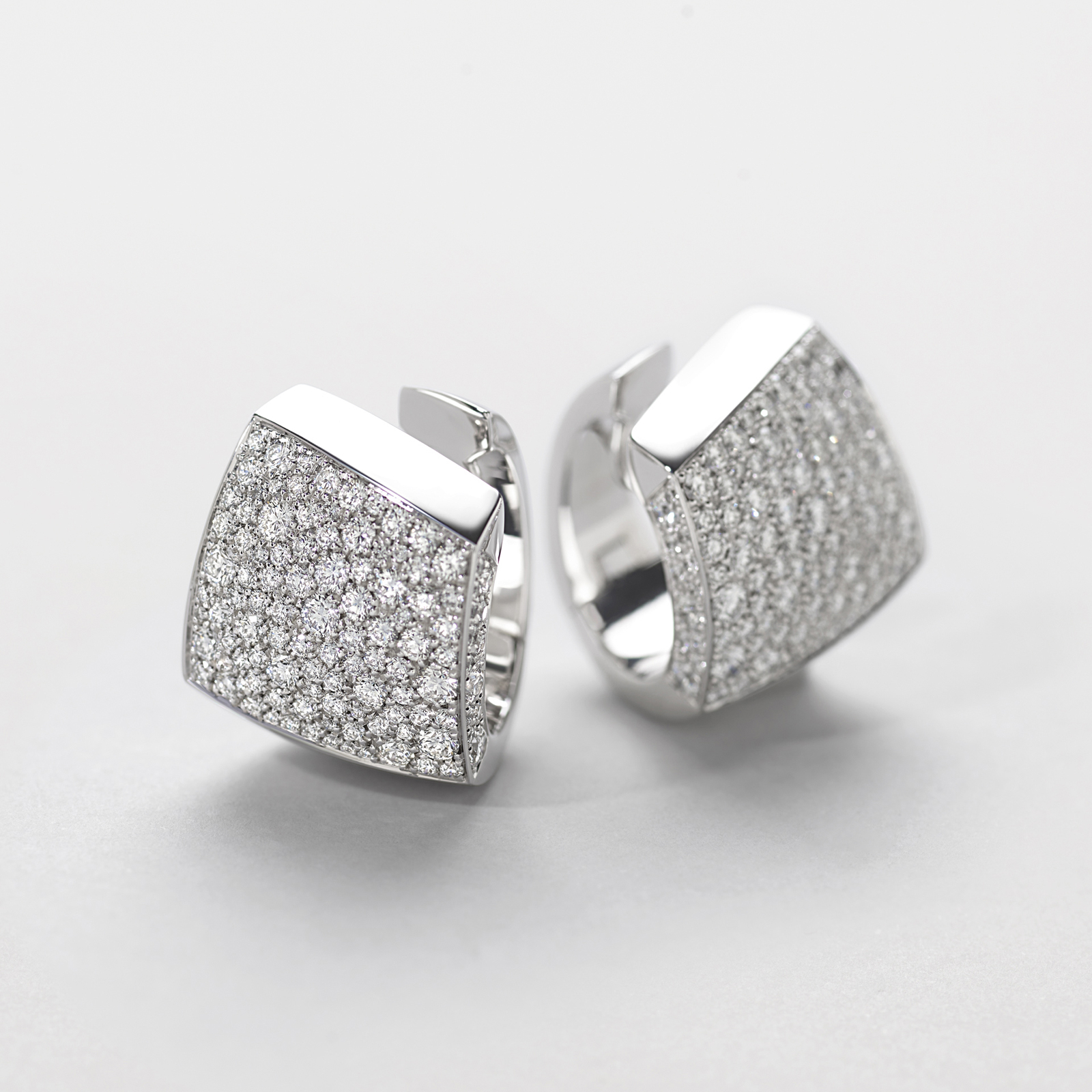 orecchini in oro bianco e diamanti