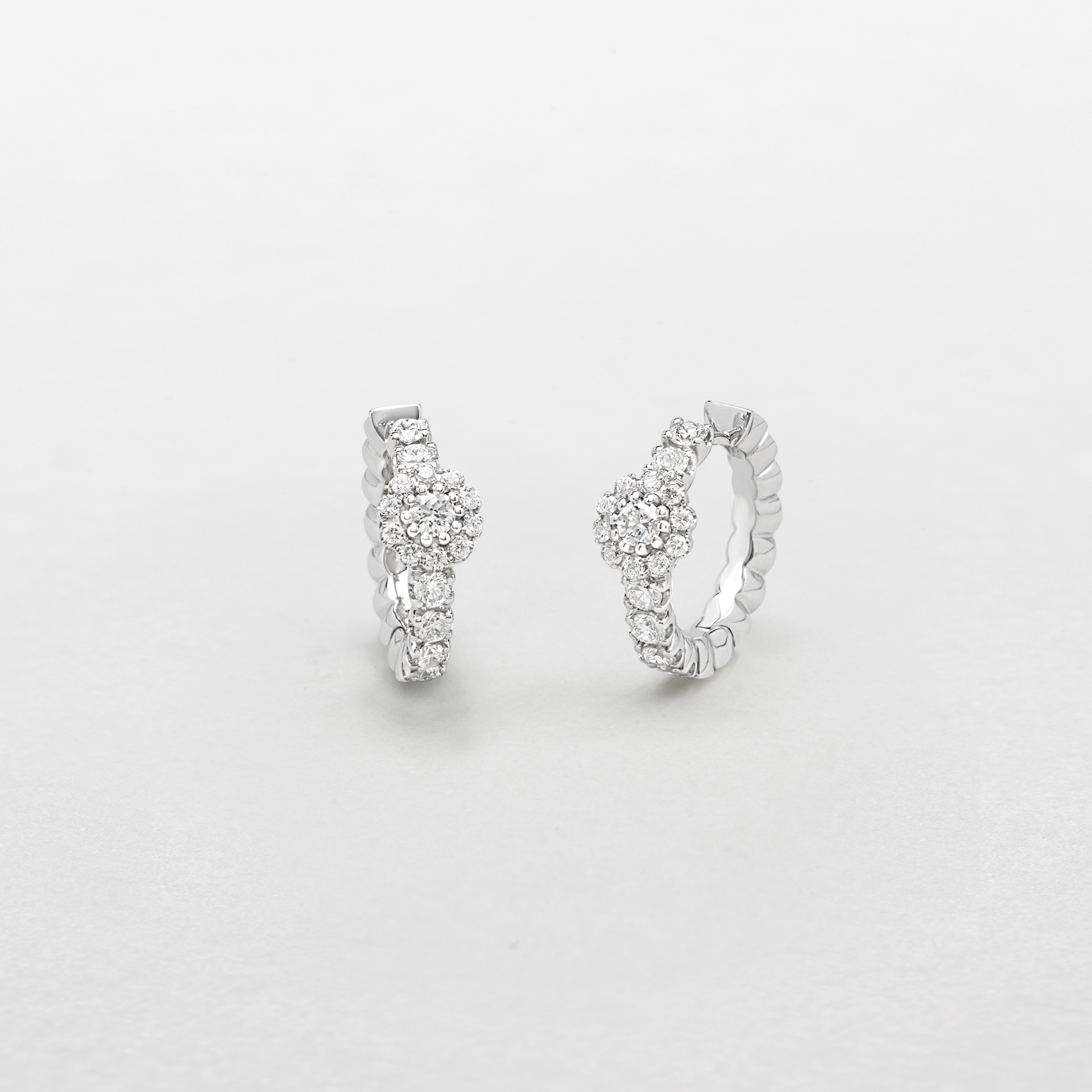 orecchini in oro bianco e diamanti