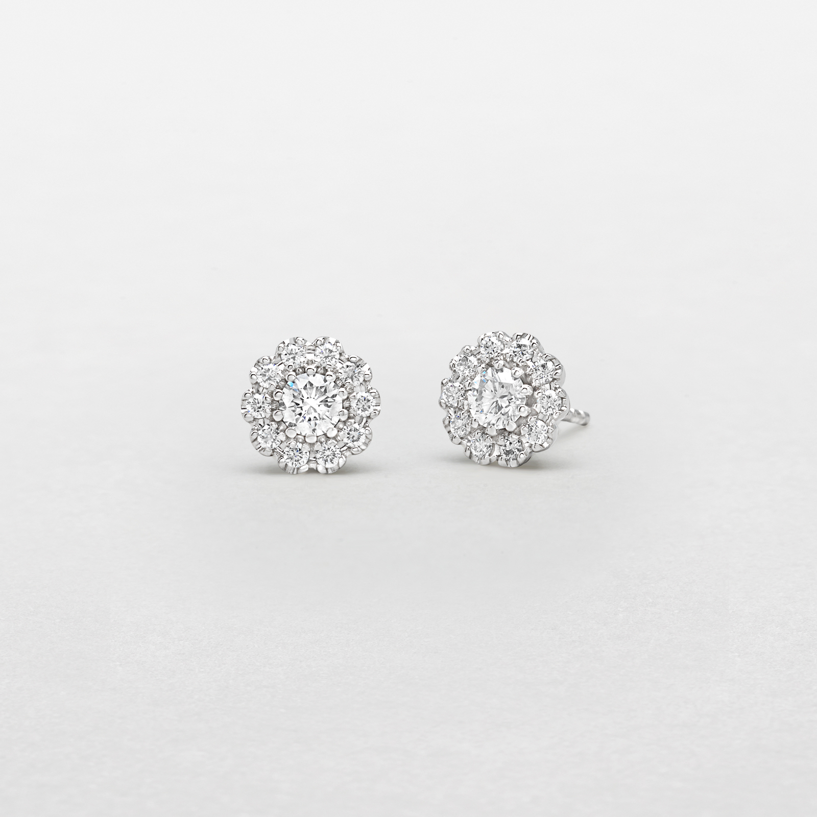 orecchini in oro bianco e diamanti