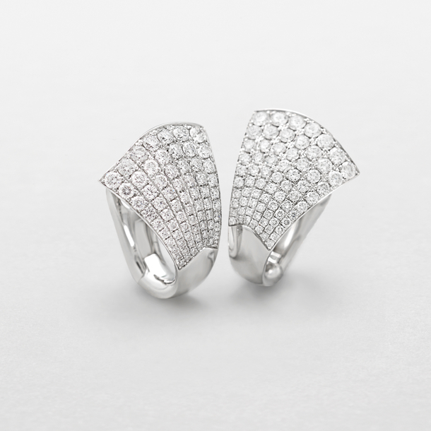 white gold and diamonds earrings