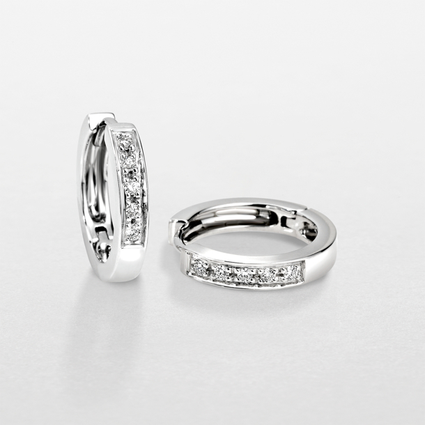 white gold and diamonds earrings