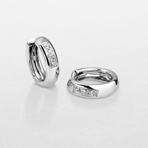 white gold and diamonds earrings