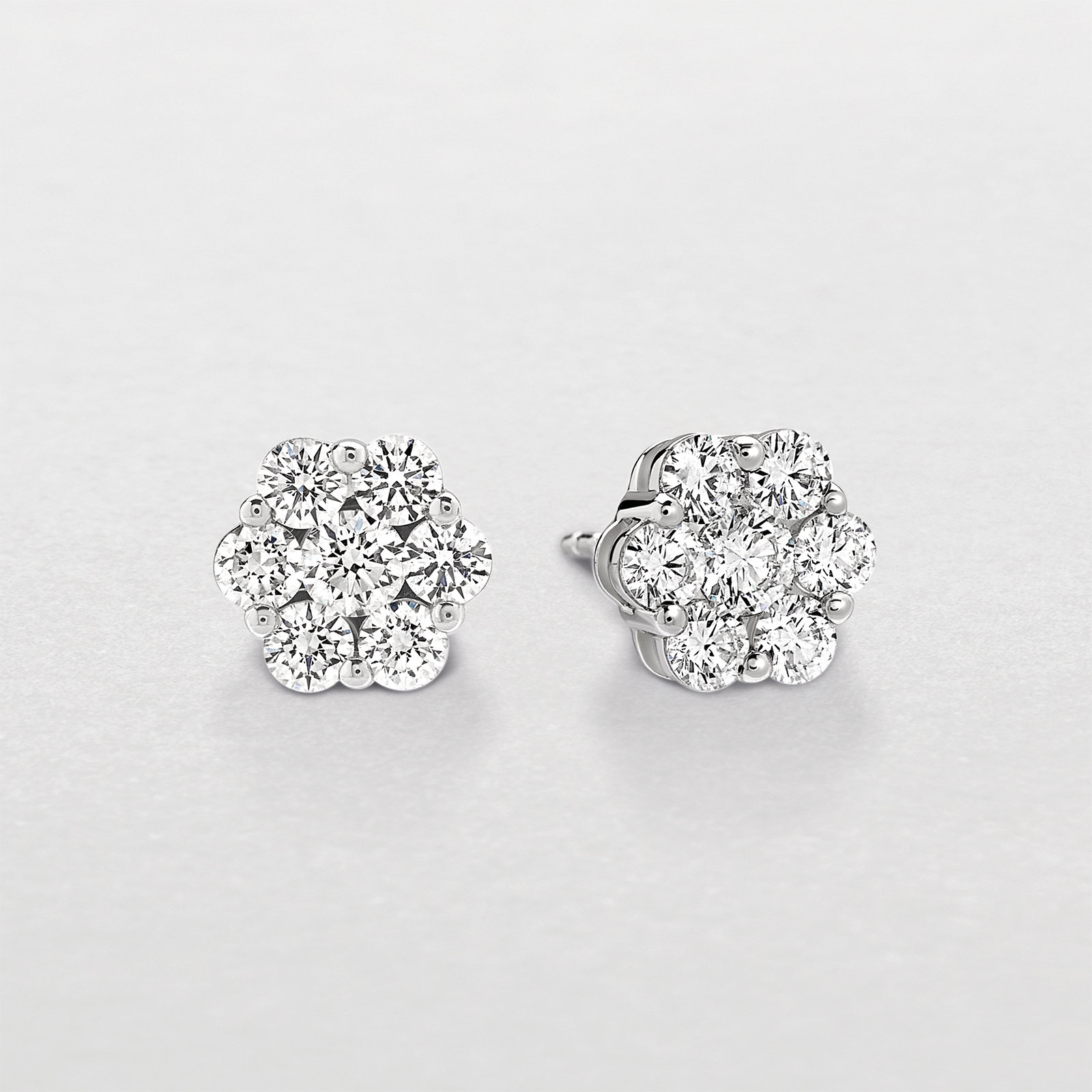 white gold and diamonds earrings
