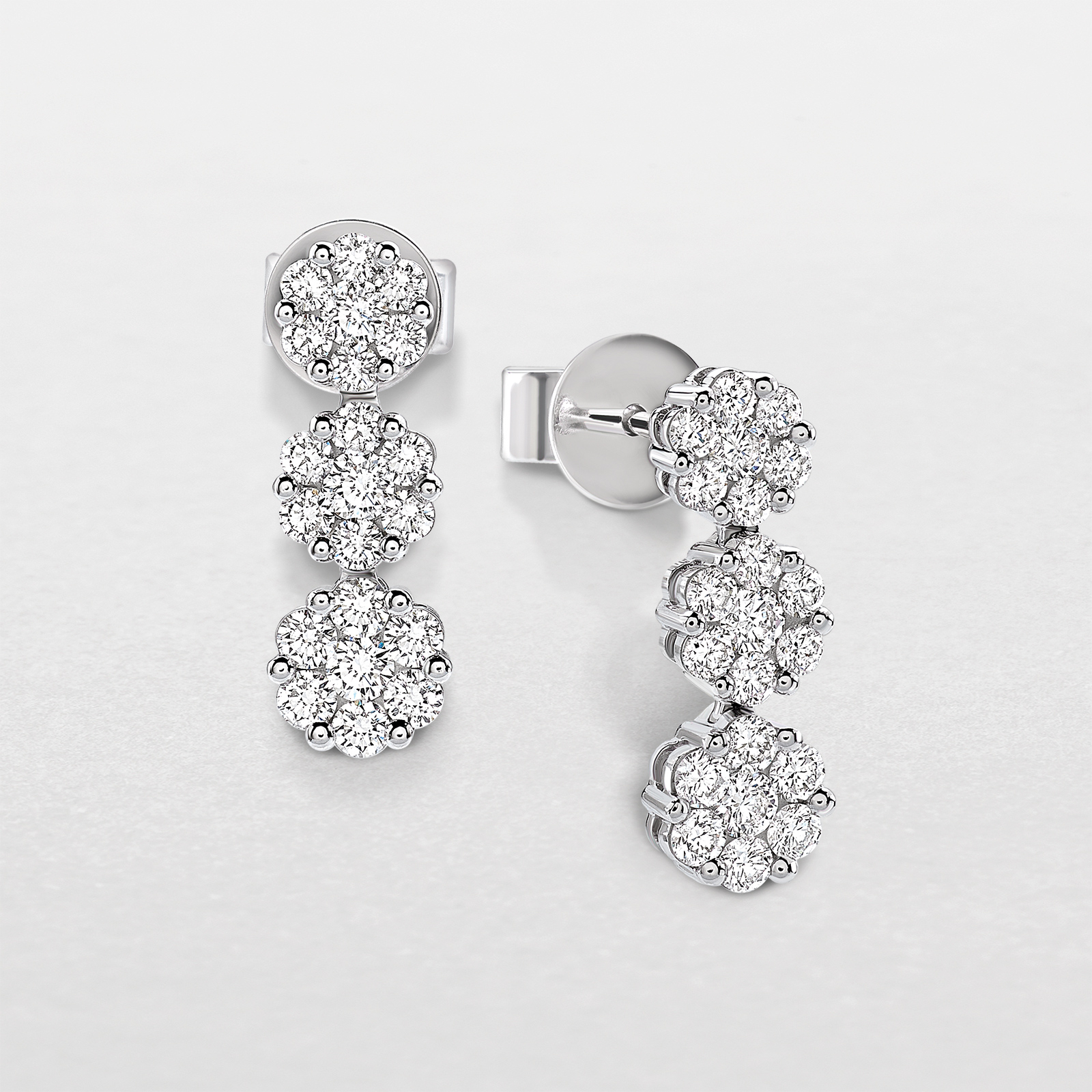 white gold and diamonds earrings