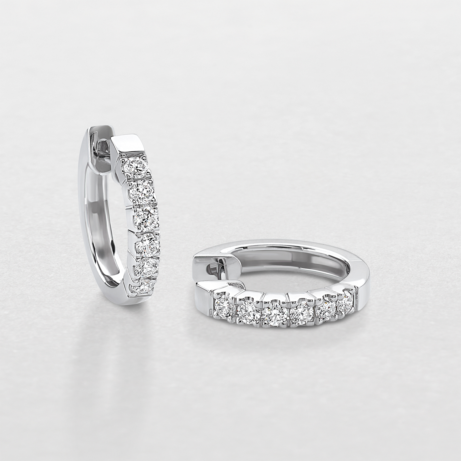 white gold and diamonds earrings