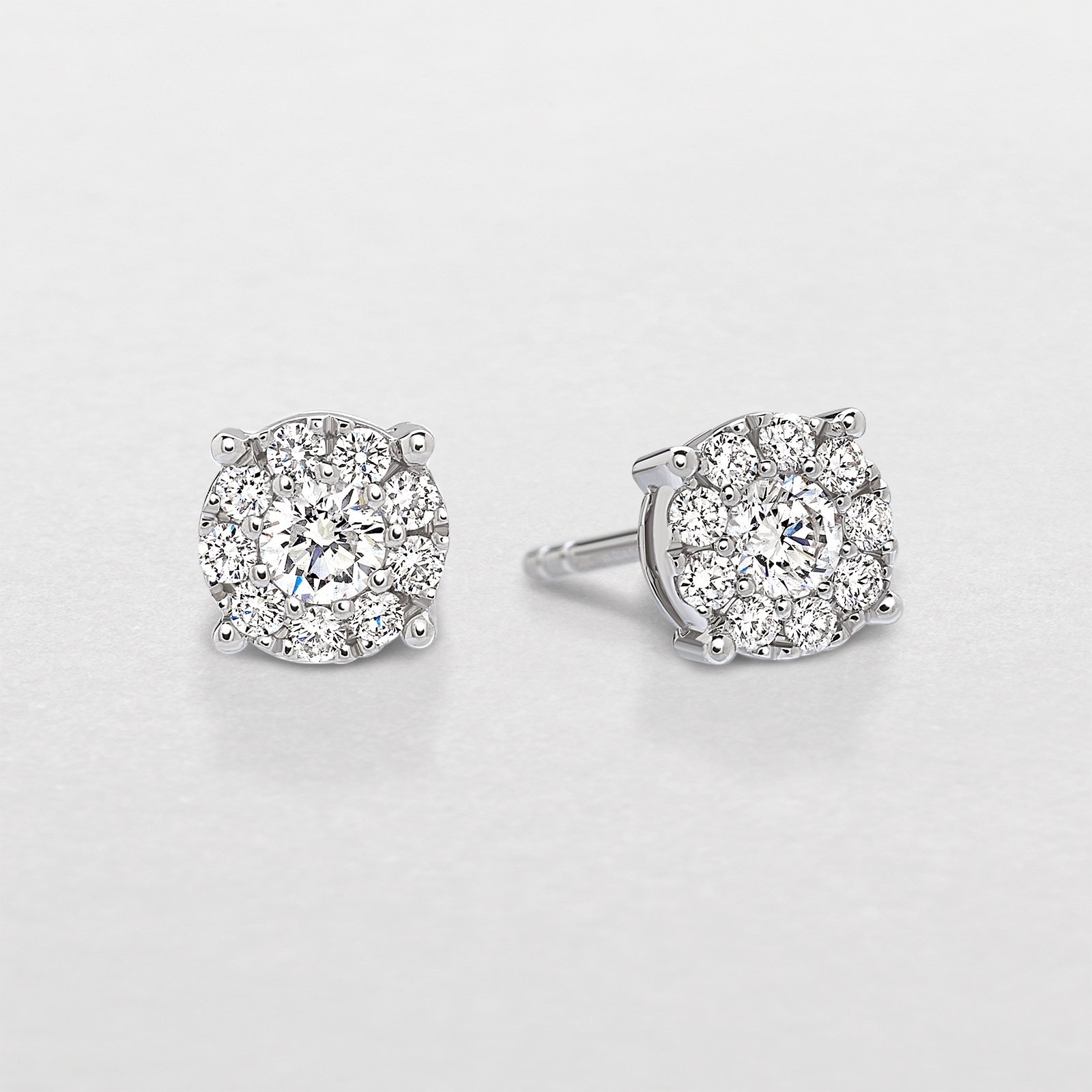 white gold and diamonds earrings