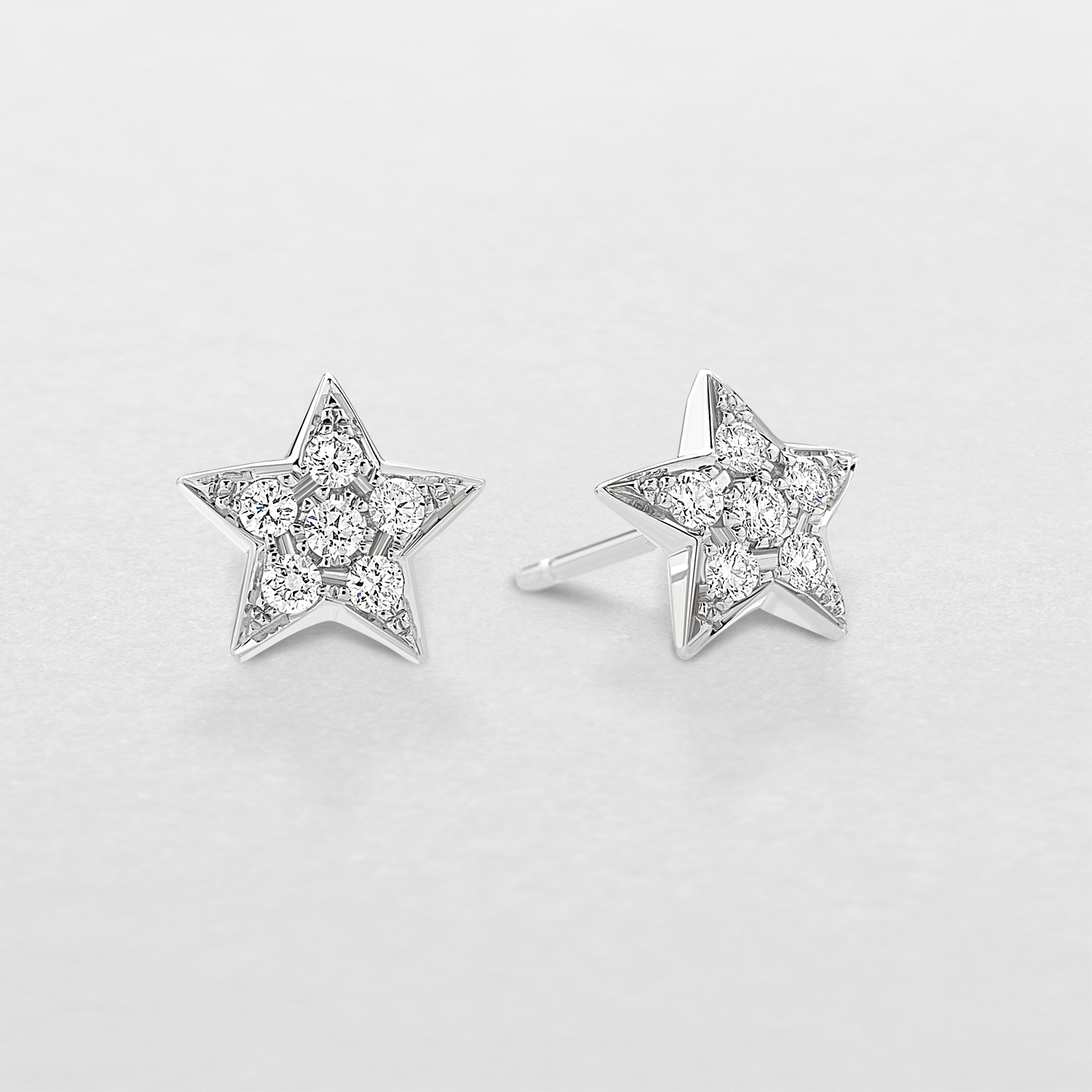 white gold and diamonds earrings