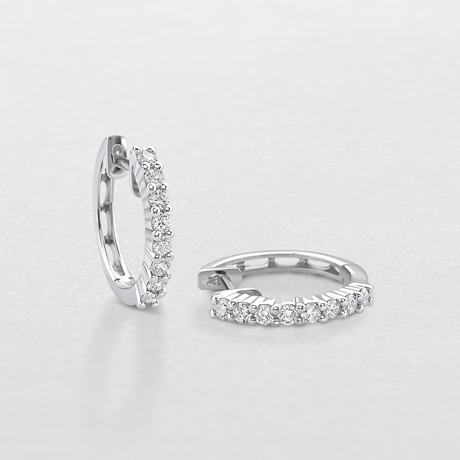 white gold and diamonds earrings