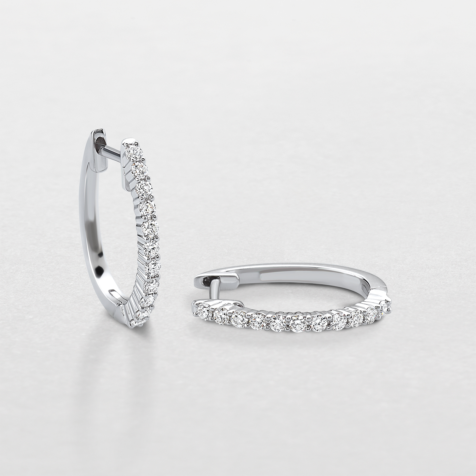 white gold and diamonds earrings