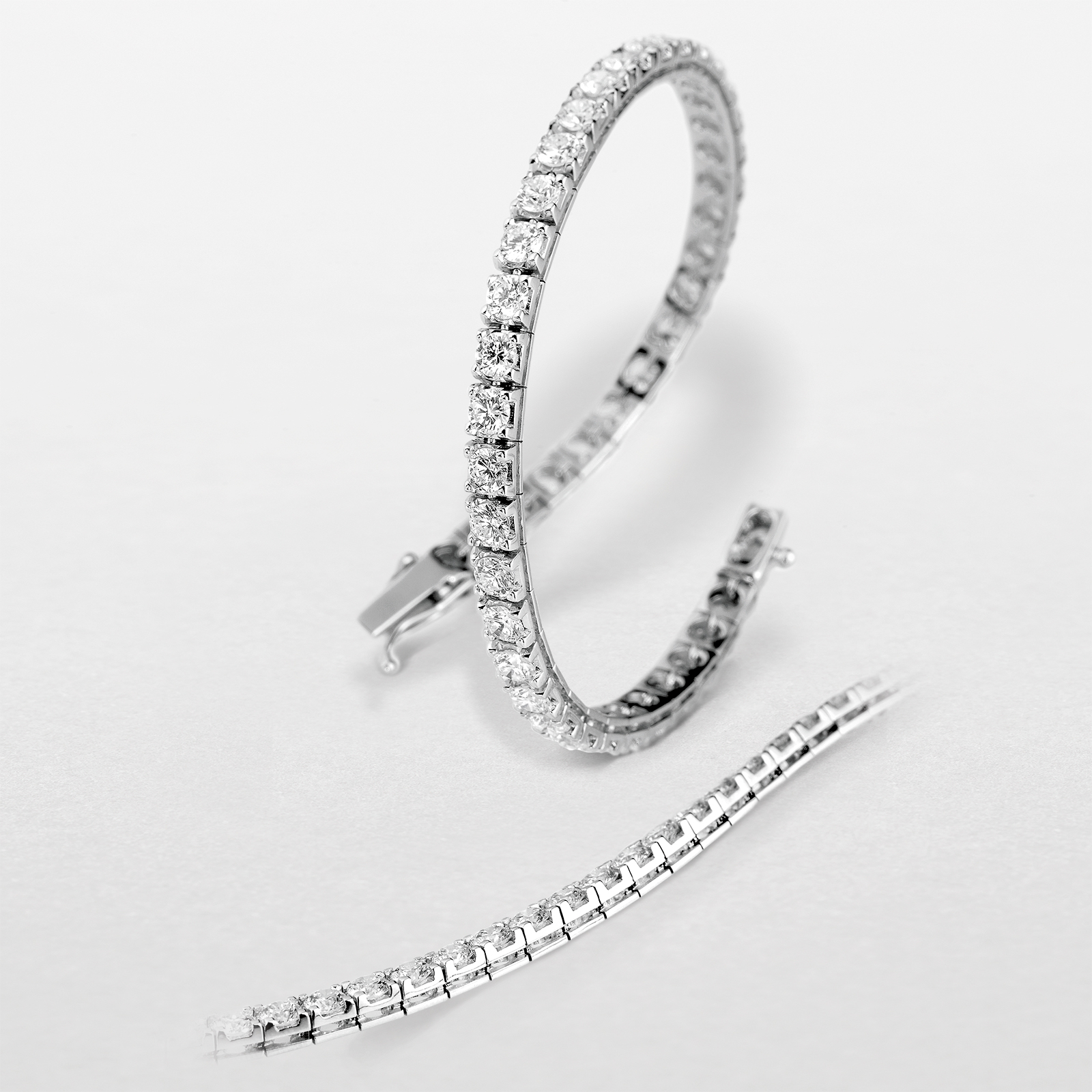 white gold and diamonds bracelet