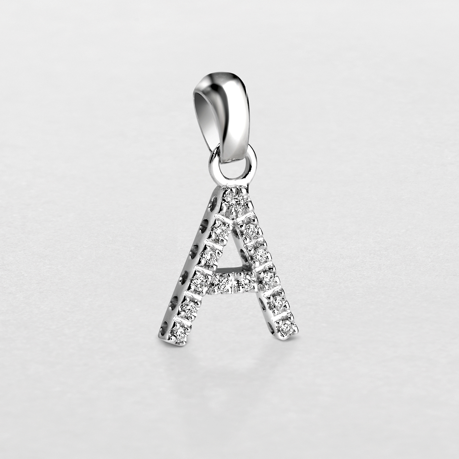 white gold and diamonds pendant