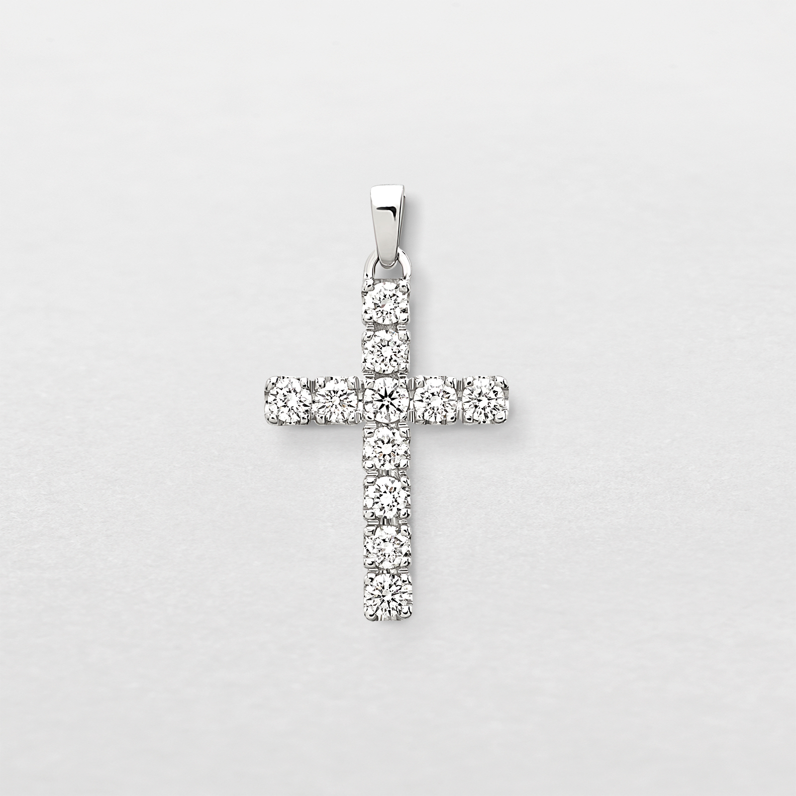 white gold and diamonds pendant