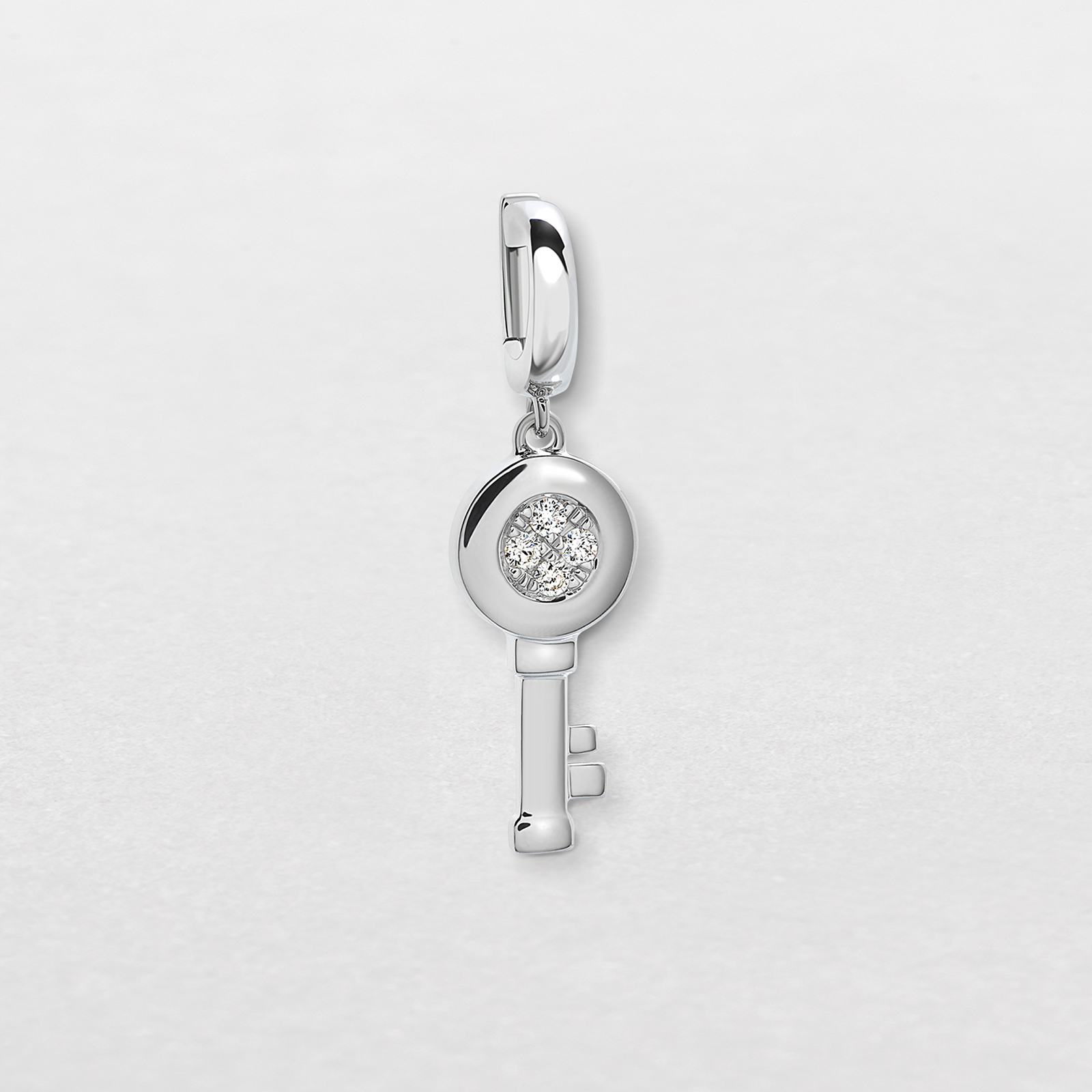 white gold and diamonds pendant