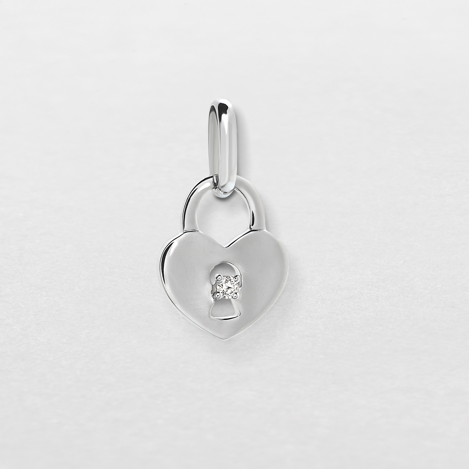 white gold and diamonds pendant