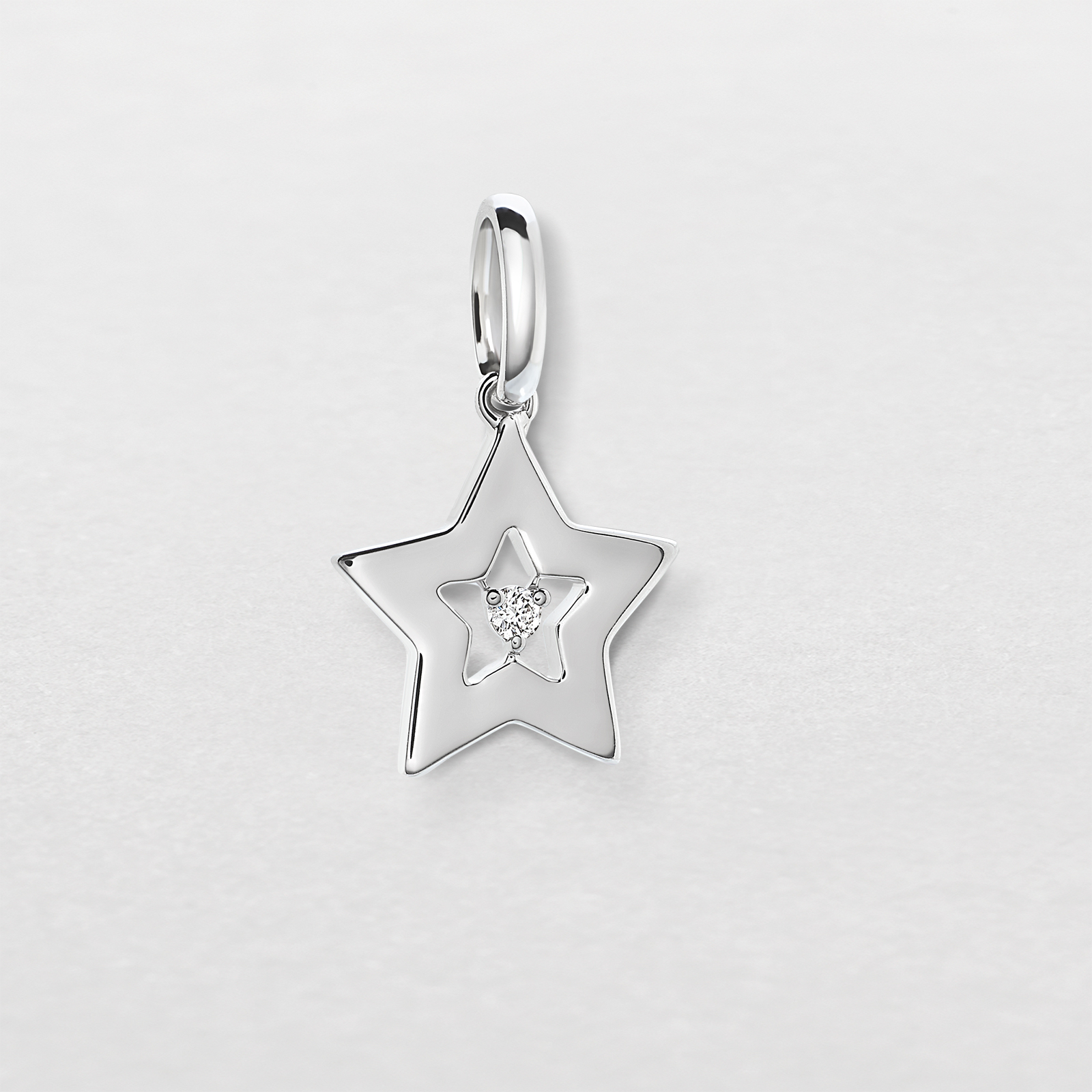 white gold and diamonds pendant