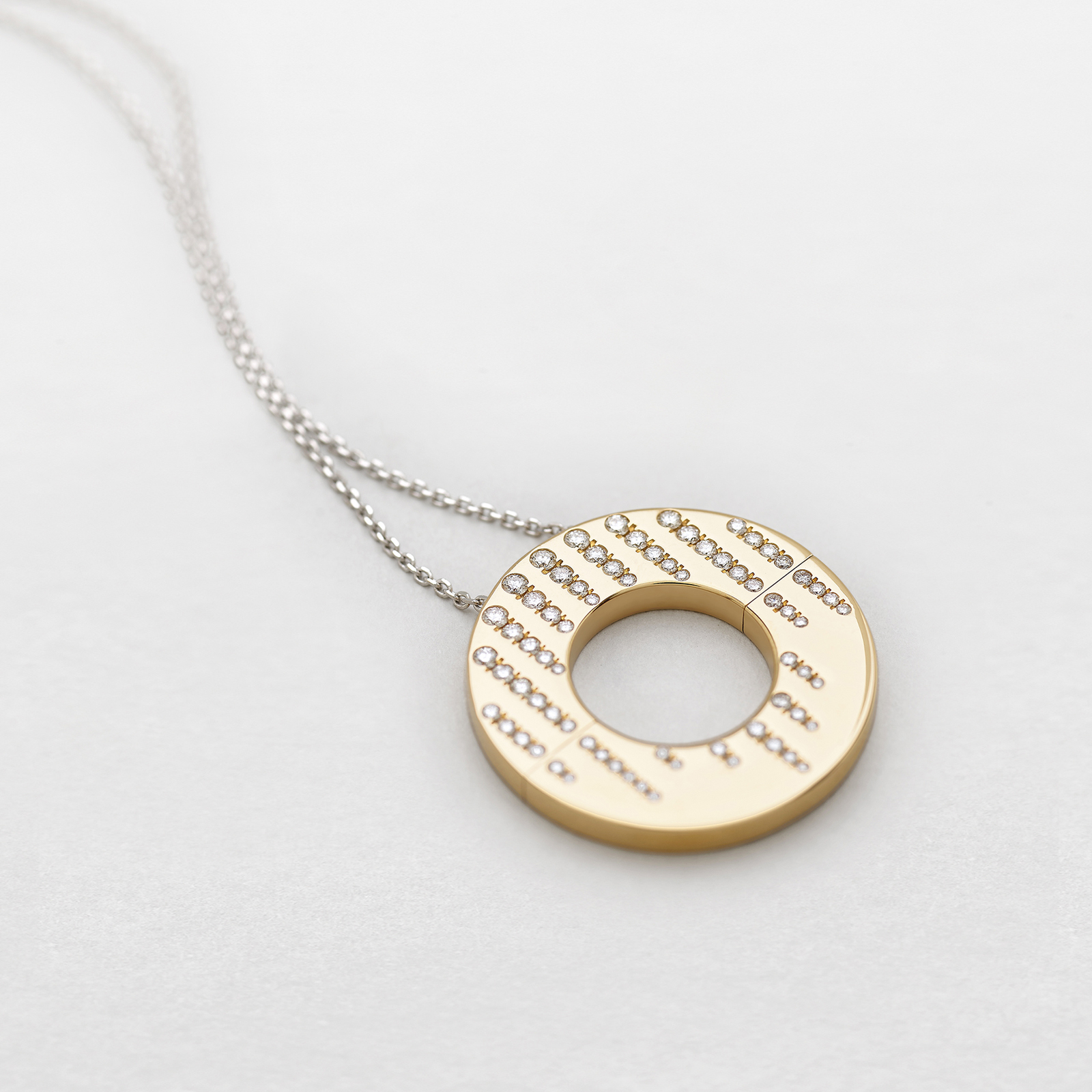 girocollo in oro rosa, bianco e diamanti