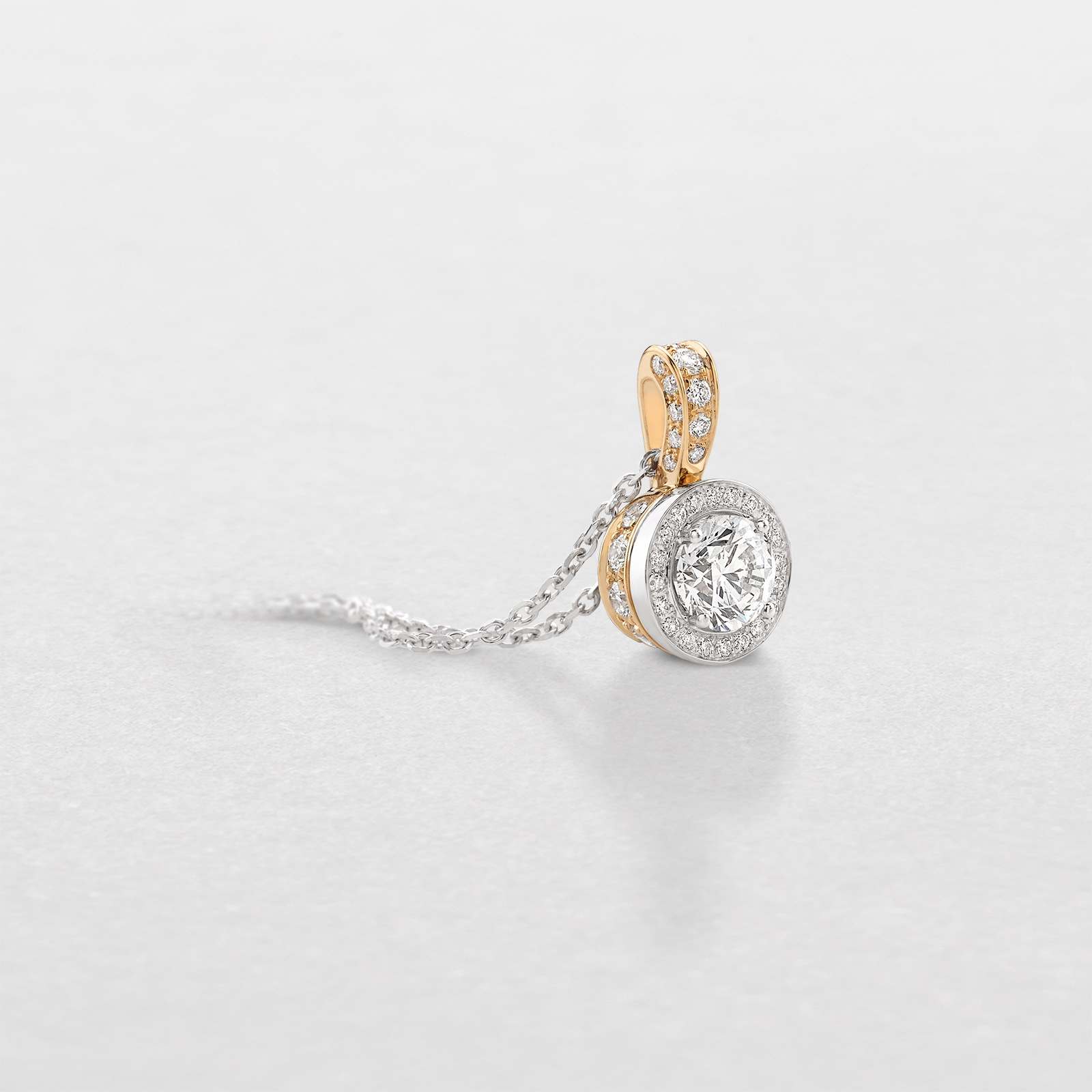 girocollo in oro bianco, rosa e diamanti