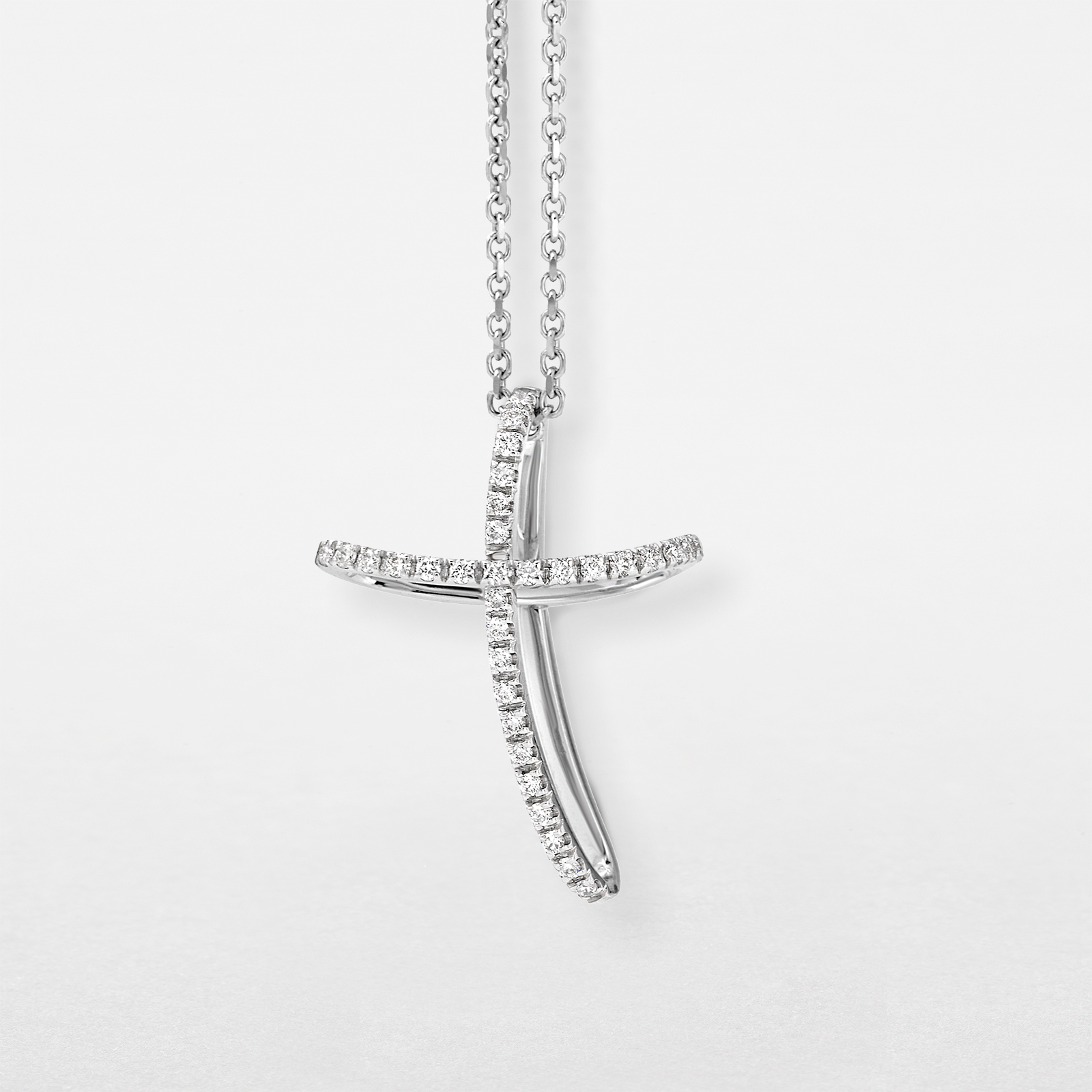 white gold and diamonds necklace