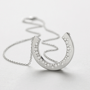 girocollo in oro bianco e diamanti