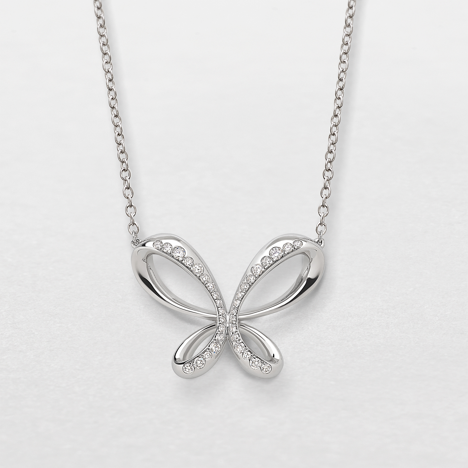 white gold and diamonds necklace