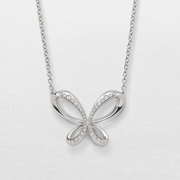 white gold and diamonds necklace