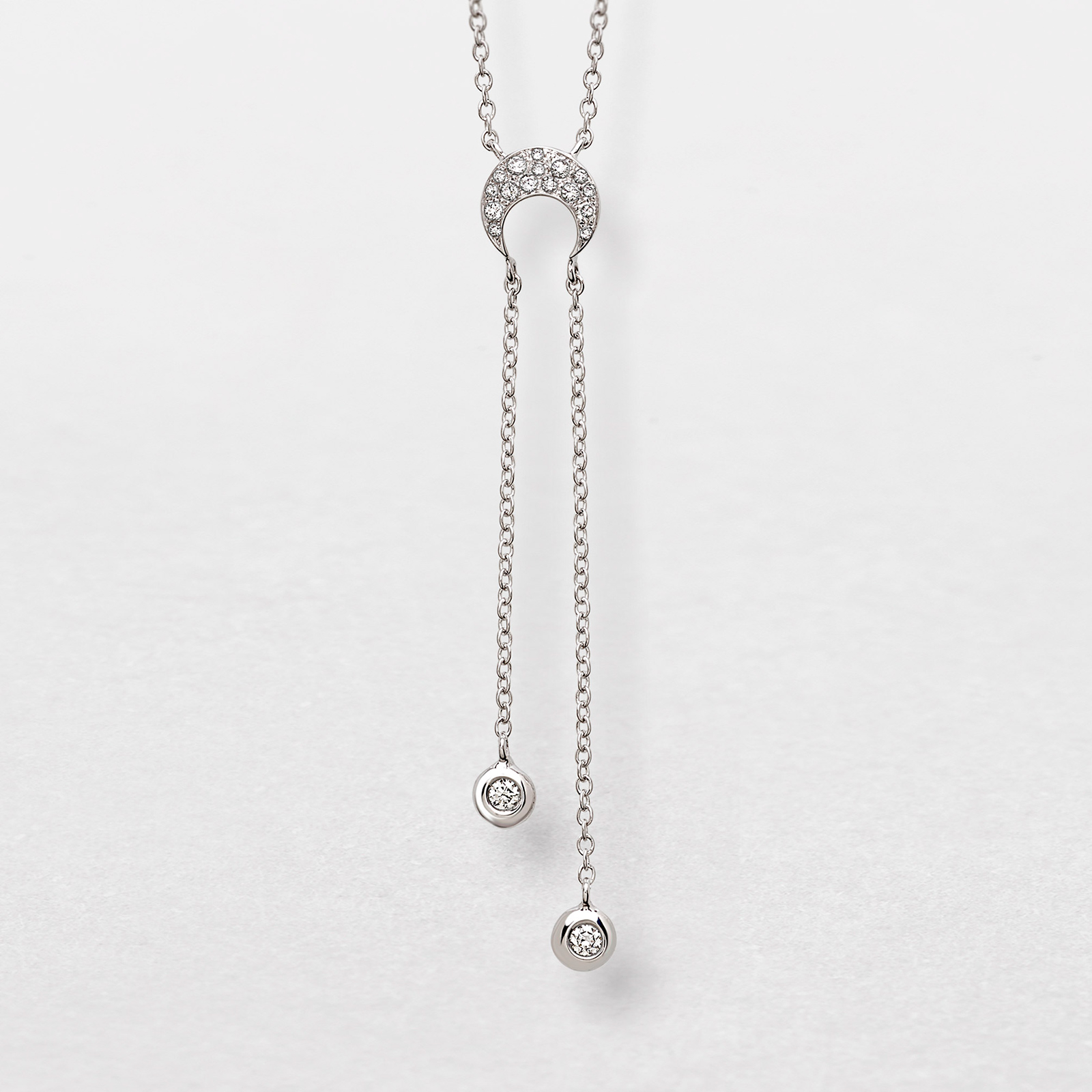 white gold and diamonds necklace