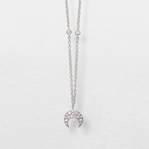 white gold and diamonds necklace