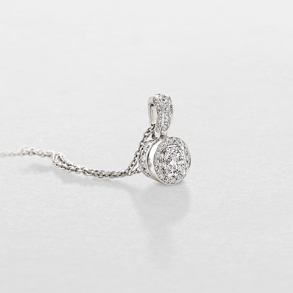 white gold and diamonds necklace