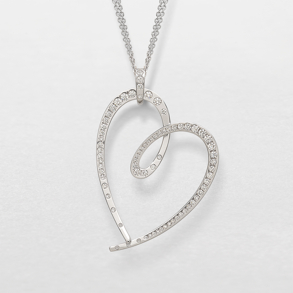 white gold and diamonds necklace