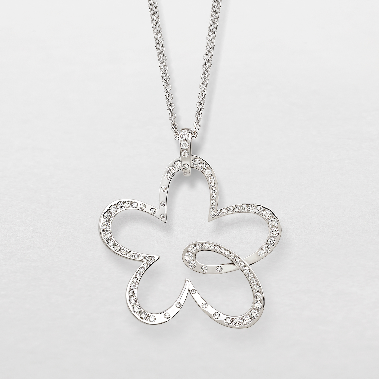 white gold and diamonds necklace