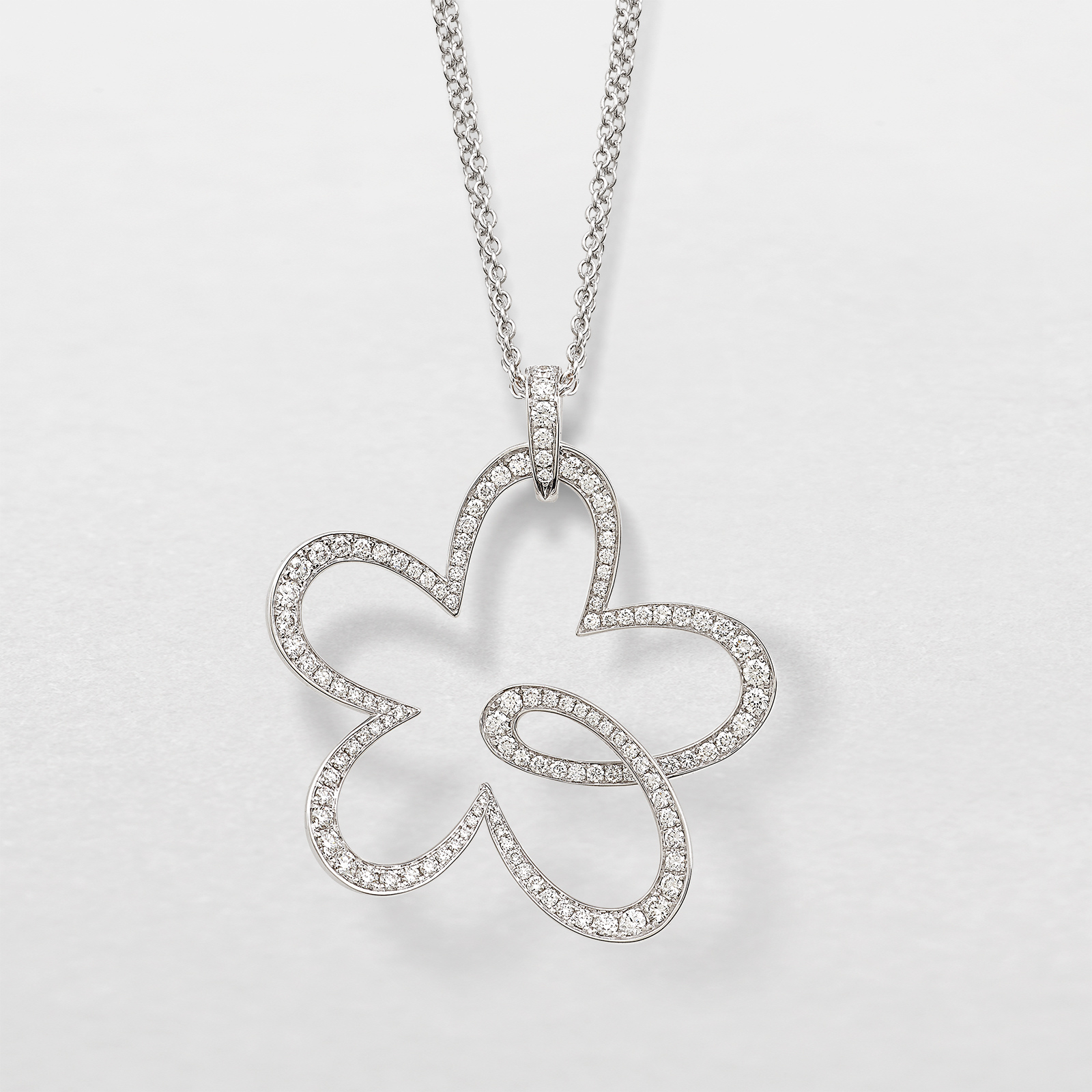 white gold and diamonds necklace